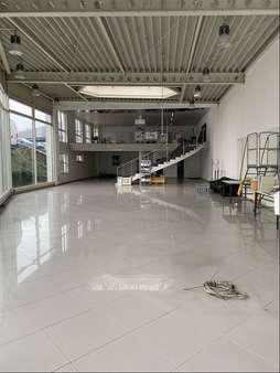 Ausstellung/Büro - Halle in 71522 Backnang mit 1520m² mieten