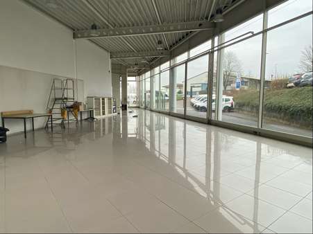 Ausstellung/Büro - Halle in 71522 Backnang mit 1520m² mieten
