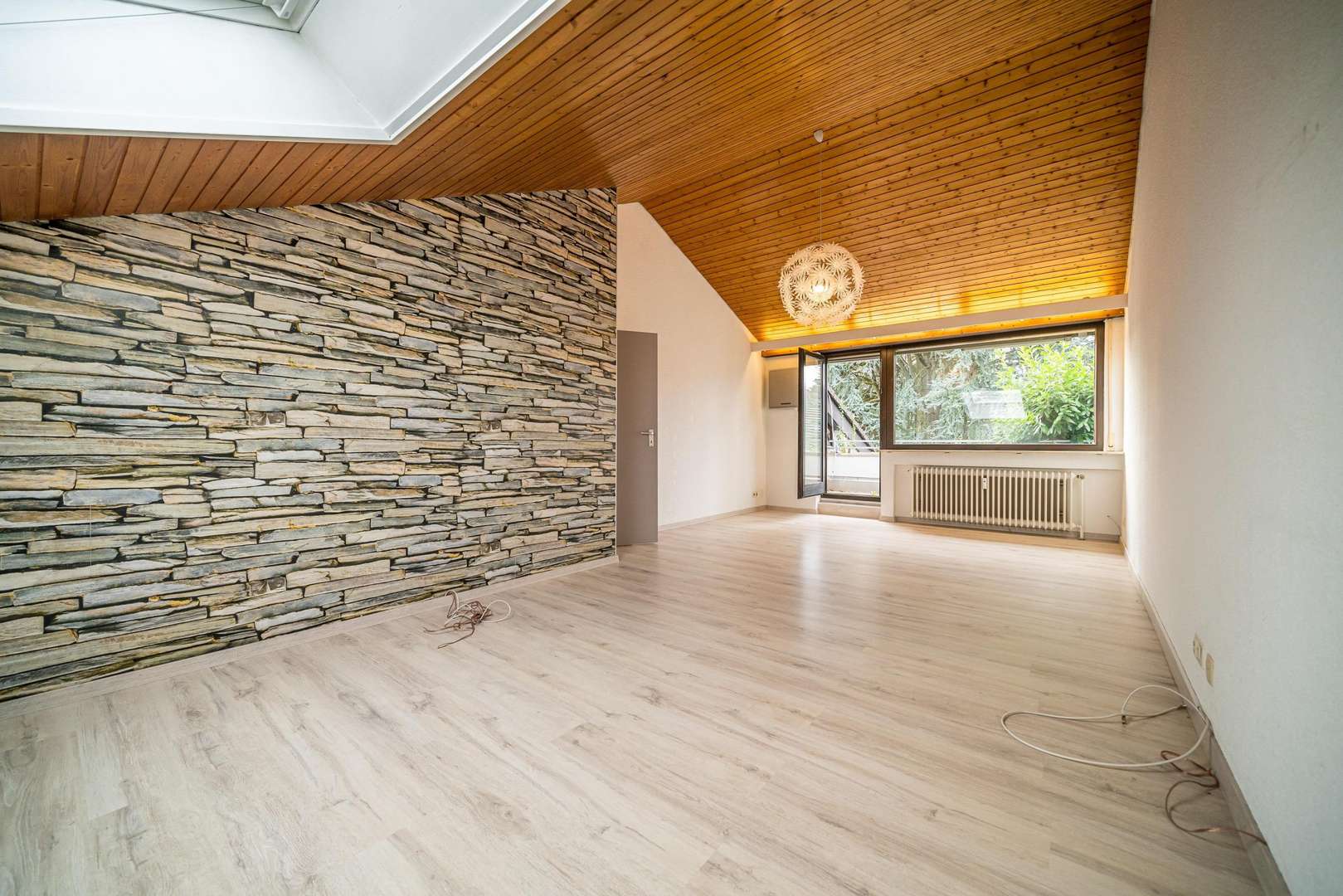 Wohn-/Esszimmer Wohn-/Esszimmer - Dachgeschosswohnung in 71332 Waiblingen mit 87m² kaufen