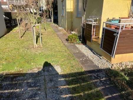 Garten Balkon Erdgeschoss - Zweifamilienhaus in 71384 Weinstadt mit 166m² kaufen