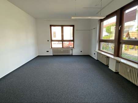 Büro Büro - Büro in 71404 Korb mit 160m² mieten