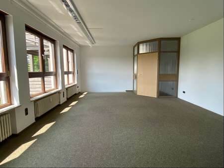 Büro Büro - Büro in 71404 Korb mit 160m² mieten