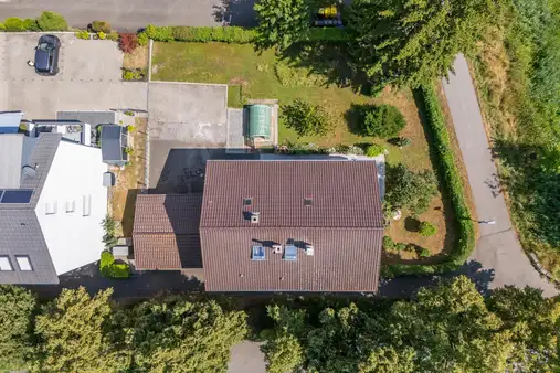 Zweifamilienhaus in Waiblingen mit vielen Extras und großem Grundstück