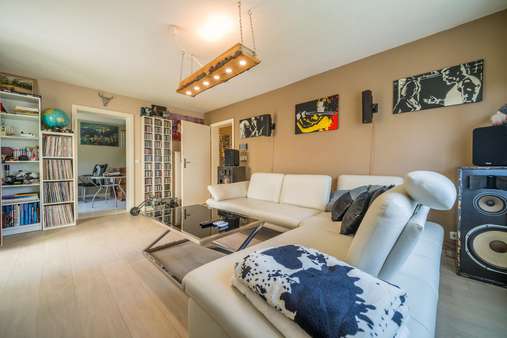 Wohnzimmer Obergeschoss Wohnzimmer Obergeschoss - Zweifamilienhaus in 71334 Waiblingen mit 181m² kaufen