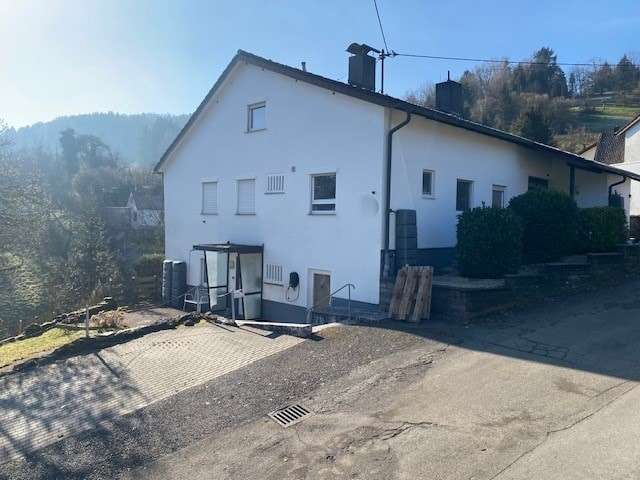 Außenansicht - Zweifamilienhaus in 71579 Spiegelberg mit 296m² kaufen