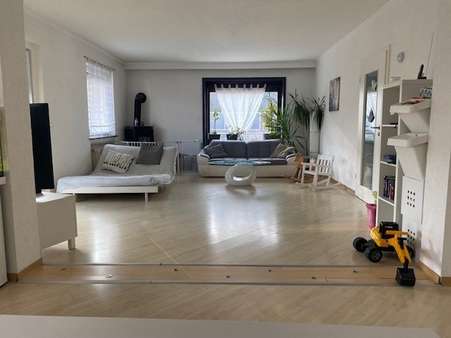 Wohnen im Erdgeschoss - Zweifamilienhaus in 71579 Spiegelberg mit 296m² kaufen