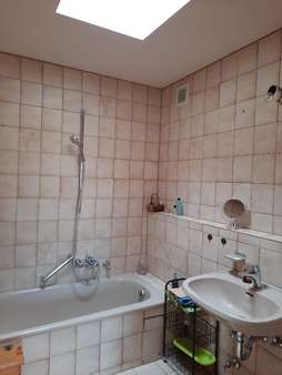 Bad - Dachgeschosswohnung in 71334 Waiblingen mit 63m² kaufen