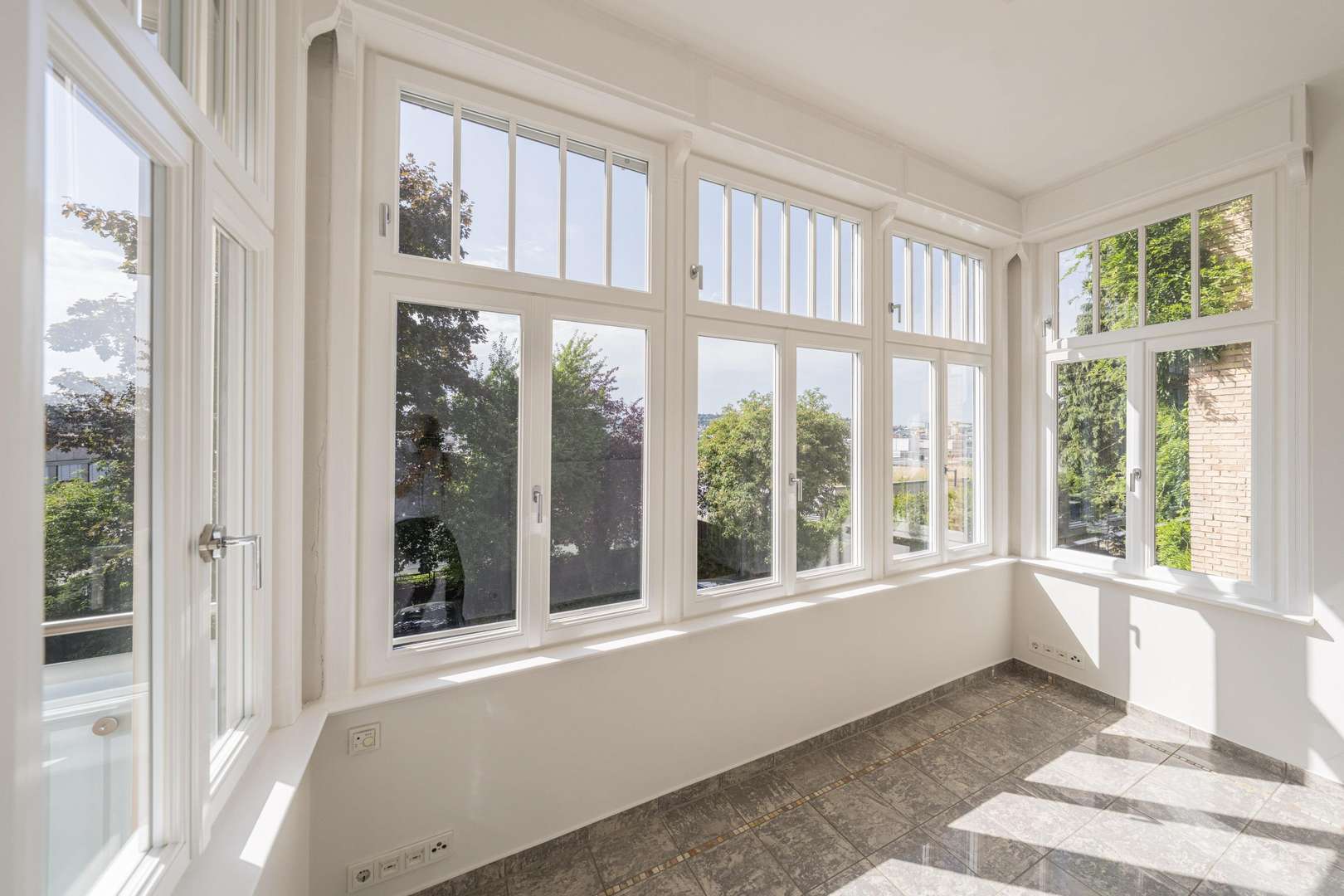 Wintergarten mit Stuttgartblick - Etagenwohnung in 70180 Stuttgart mit 175m² kaufen