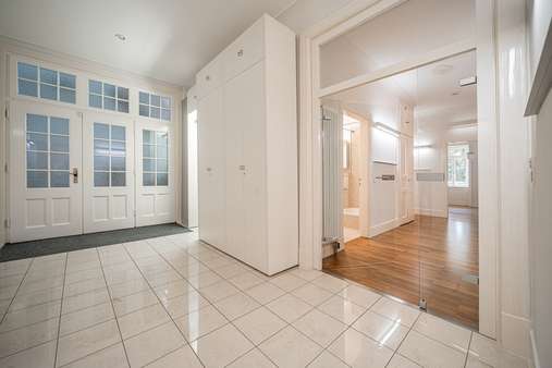 Wohnung Eingang Empfang - Etagenwohnung in 70180 Stuttgart mit 175m² kaufen