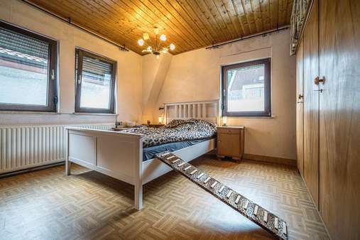 Schlafzimmer OG Schlafzimmer OG - Zweifamilienhaus in 71332 Waiblingen mit 126m² kaufen