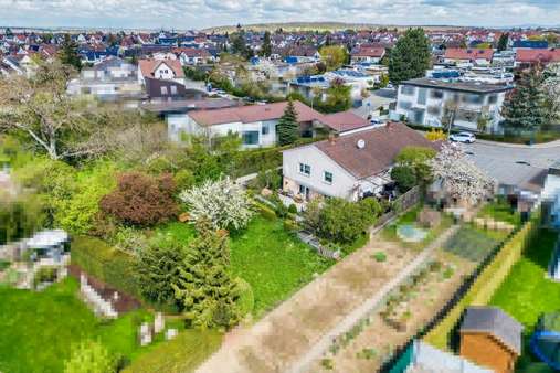 Südost-Ansicht_oben - Zweifamilienhaus in 70736 Fellbach mit 200m² kaufen