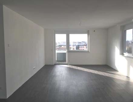 Wohnzimmer/Büro - Büro in 71397 Leutenbach mit 150m² mieten
