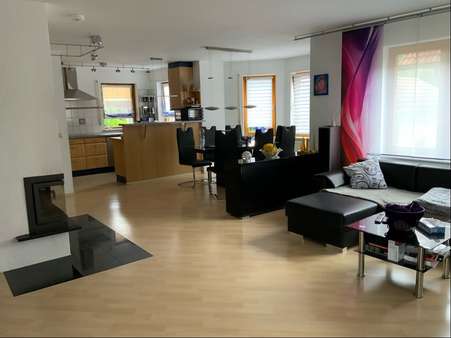 Wohnzimmer - Zweifamilienhaus in 71549 Auenwald mit 193m² günstig kaufen
