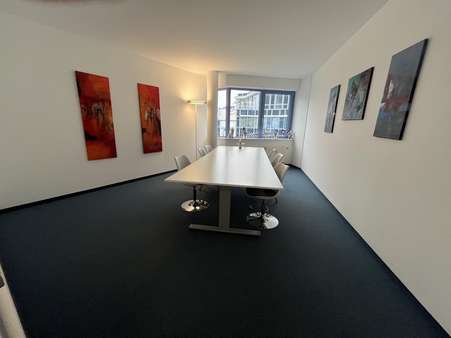 Besprechung - Büro in 71229 Leonberg mit 3017m² mieten