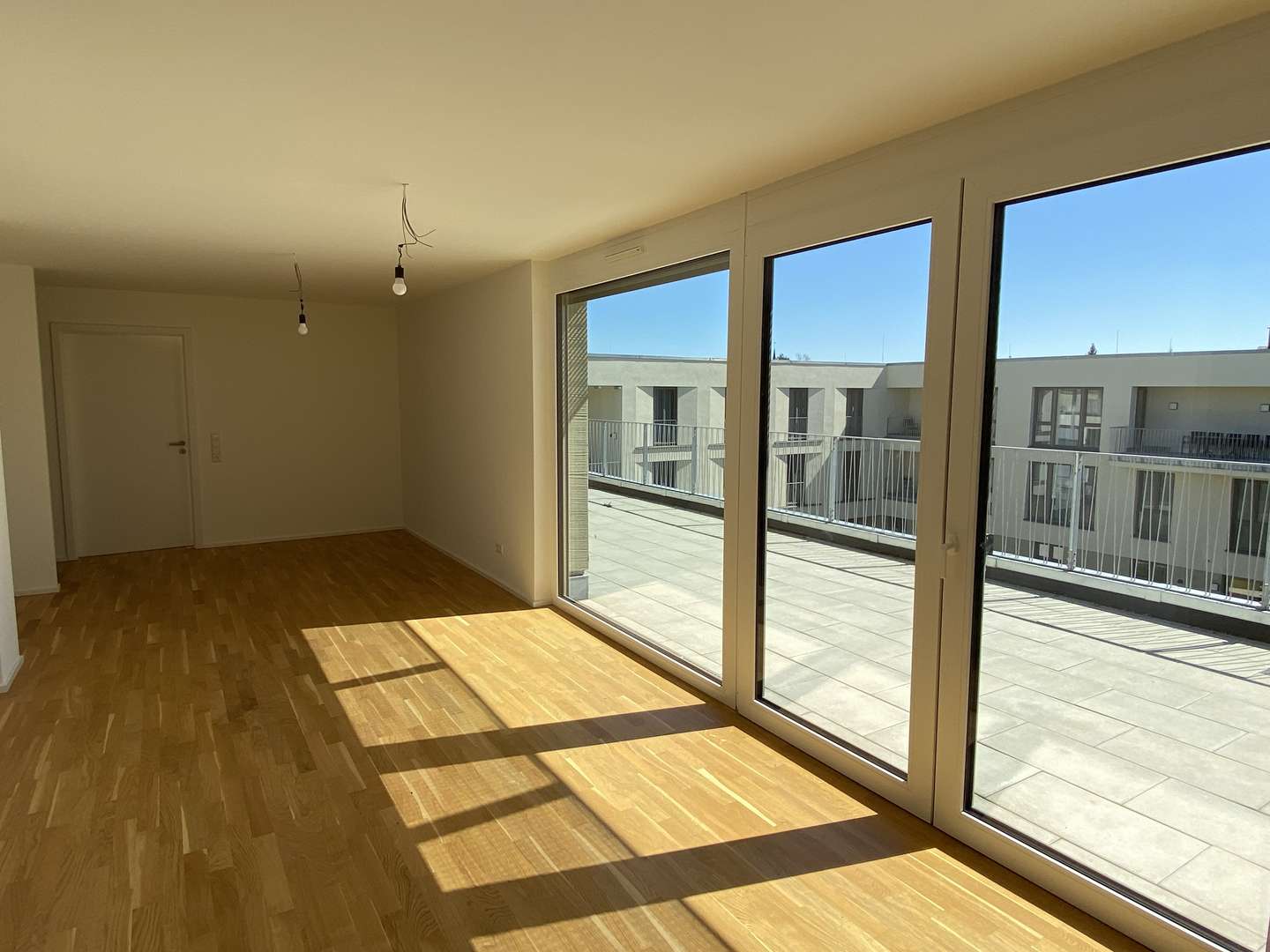 Wohnzimmer - Dachgeschosswohnung in 72108 Rottenburg mit 103m² mieten
