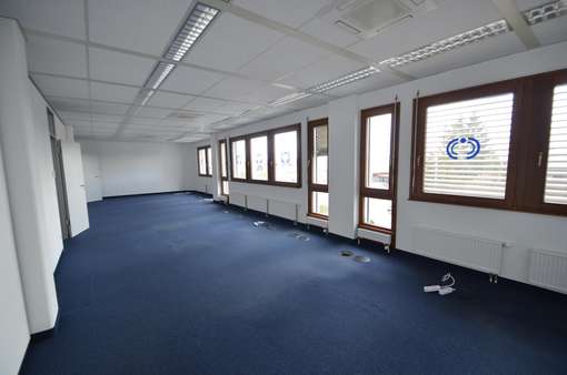 Großraumbüro 2 - Büro in 71034 Böblingen mit 211m² mieten