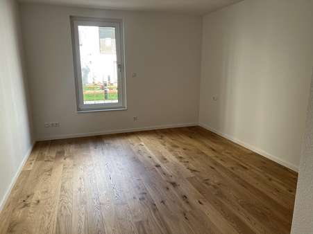 Schlafzimmer - Erdgeschosswohnung in 71229 Leonberg mit 76m² kaufen