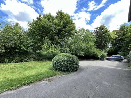 Auffahrt Auffahrt - Mehrfamilienhaus in 71144 Steinenbronn mit 208m² kaufen