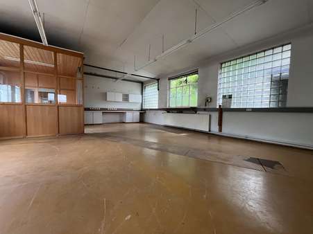 Werkstatt Werkstatt - Mehrfamilienhaus in 71144 Steinenbronn mit 208m² kaufen