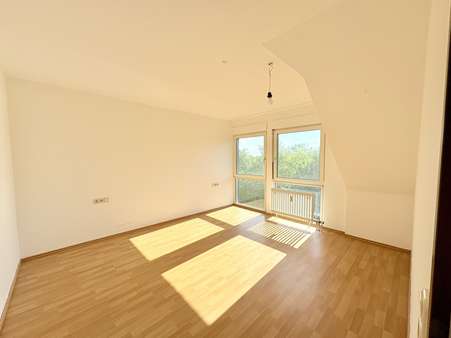 Schlafzimmer Schlafzimmer - Dachgeschosswohnung in 71088 Holzgerlingen mit 71m² kaufen
