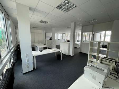 Büroimpression 2. OG - Büro in 71034 Böblingen mit 448m² mieten