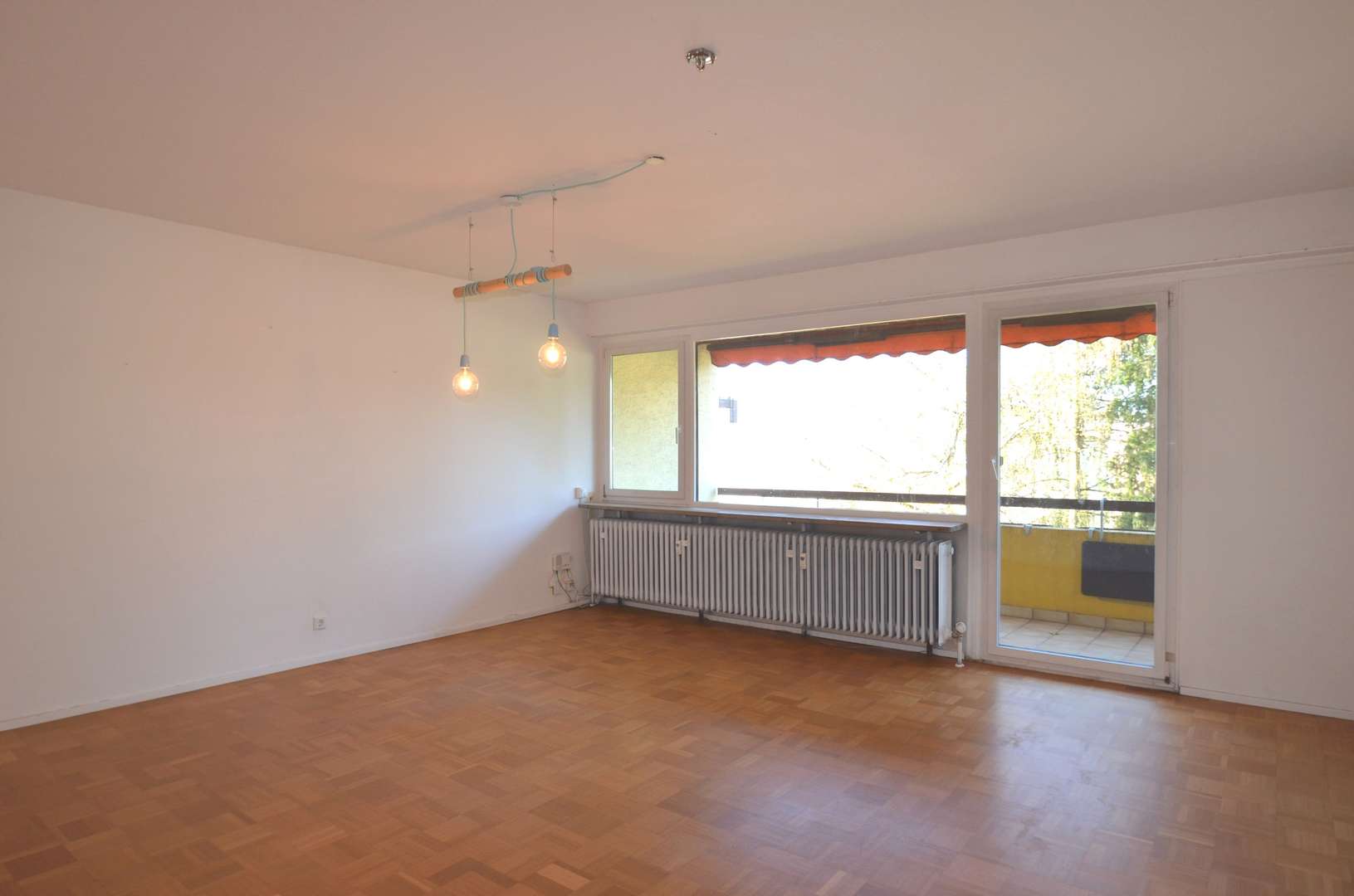 Wohnzimmer - Etagenwohnung in 71065 Sindelfingen mit 105m² kaufen