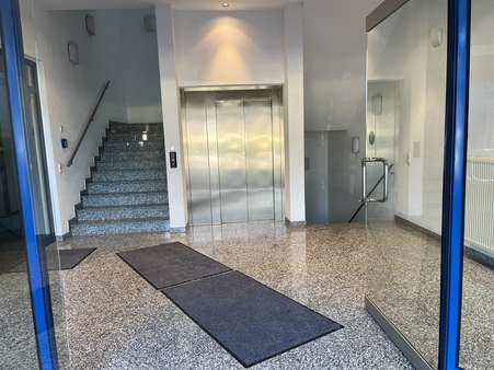 Eingang Eingang - Büro in 71277 Rutesheim mit 340m² mieten