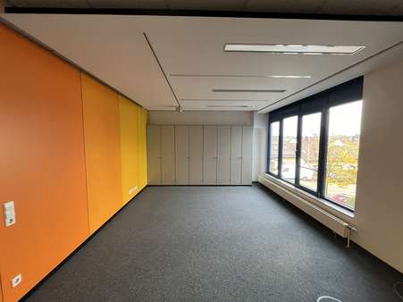 Empfang Empfang - Büro in 71277 Rutesheim mit 340m² mieten