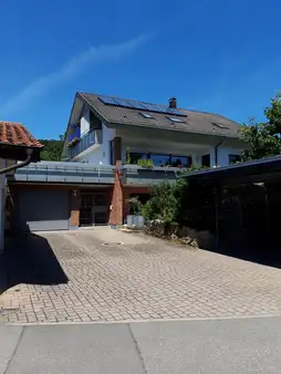 Grüne Oase am Ortsrand - eine gepflegte Kapitalanlage!