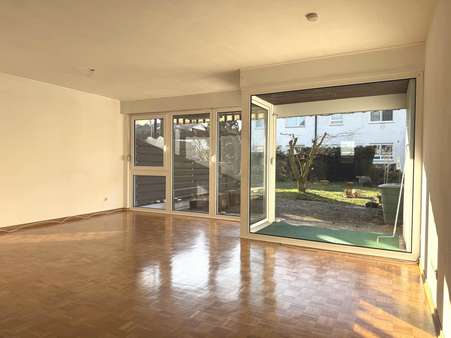 Wohnzimmer - Reihenmittelhaus in 71067 Sindelfingen mit 101m² kaufen