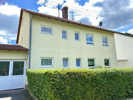 Außenansicht - Zweifamilienhaus in 71088 Holzgerlingen mit 123m² kaufen
