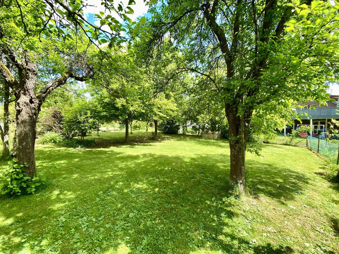 Gartenparadies - Zweifamilienhaus in 71088 Holzgerlingen mit 123m² kaufen