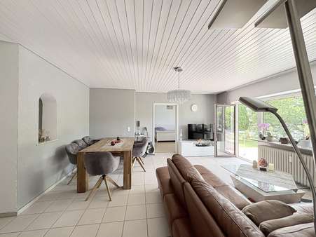 Wohn-/Esszimmer Wohn-/Esszimmer - Etagenwohnung in 71093 Weil im Schönbuch mit 102m² kaufen