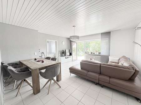 Wohn-/Esszimmer Wohn-/Esszimmer - Etagenwohnung in 71093 Weil im Schönbuch mit 102m² kaufen