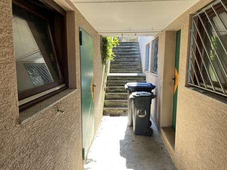Überdachung Garage-Haus - Doppelhaushälfte in 71272 Renningen mit 125m² kaufen