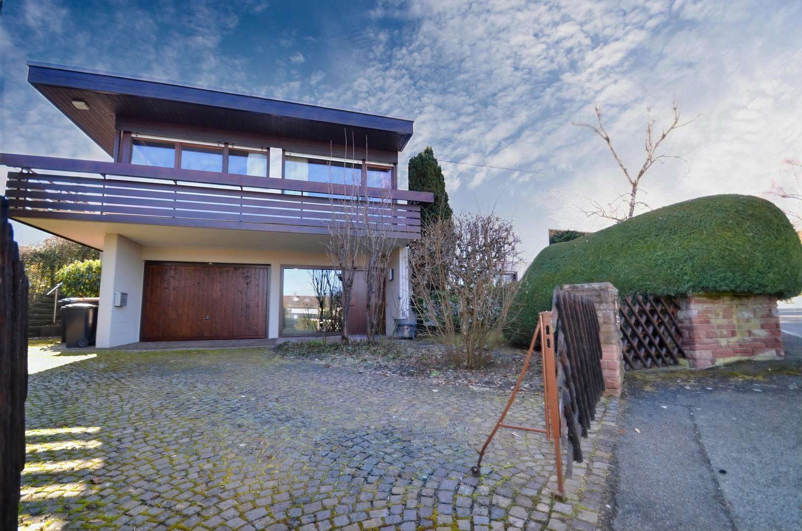 Straßenansicht - Bungalow in 71034 Böblingen mit 189m² kaufen