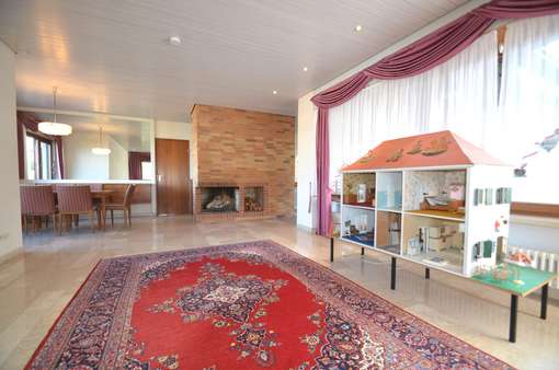 Wohnzimmer - Bungalow in 71034 Böblingen mit 189m² kaufen