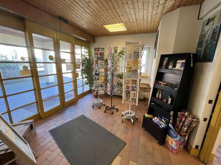 Eingangsbereich Shop/Büro - Service in 71139 Ehningen mit 240m² mieten