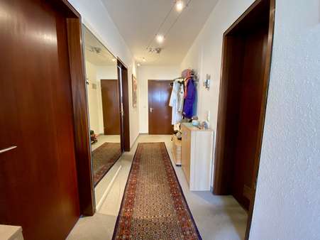 Flur - Erdgeschosswohnung in 71034 Böblingen mit 92m² kaufen