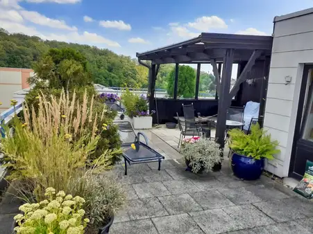 5 1/2-Zimmer-Penthouse-Dachterrassen-Wohnung mit bestechender Aussicht, eine Rarität. 
