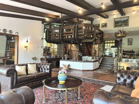 Wohnzimmer - Einfamilienhaus in 71134 Aidlingen mit 404m² kaufen