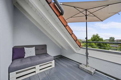 Loggia - Dachgeschosswohnung in 71155 Altdorf mit 97m² kaufen