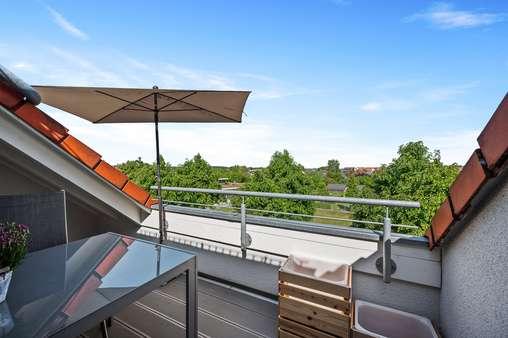 Loggia mit Weitblick - Dachgeschosswohnung in 71155 Altdorf mit 97m² kaufen