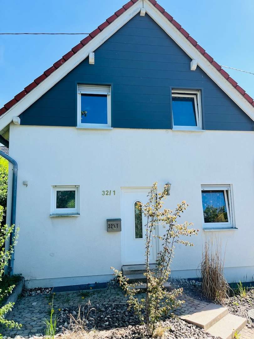 Front - Einfamilienhaus in 71083 Herrenberg mit 92m² kaufen