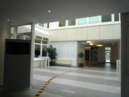Verkehrsflächen Erdgeschoss - Büro in 71034 Böblingen mit 512m² mieten