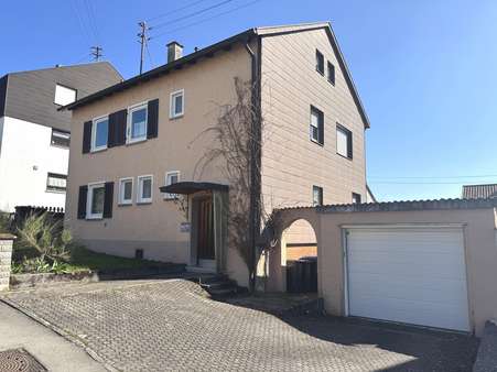 Hausansicht - Zweifamilienhaus in 71067 Sindelfingen mit 128m² kaufen