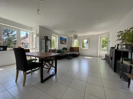 Helle 3,5-Zimmer-Wohnung in Böblingen mit Tiefgaragenstellplatz und Westbalkon auf der Waldburg !