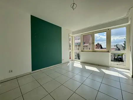 Helle 3,5-Zimmer-Wohnung in Böblingen mit Tiefgaragenstellplatz und Westbalkon auf der Waldburg !
