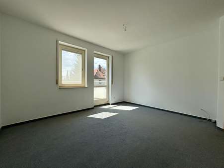 Schlafzimmer mit Zugang zum Balkon Schlafzimmer mit Zugang zum Balkon - Etagenwohnung in 71032 Böblingen mit 86m² kaufen