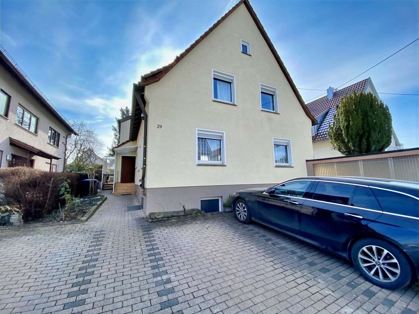 Außenansicht - Mehrfamilienhaus in 71229 Leonberg mit 327m² kaufen